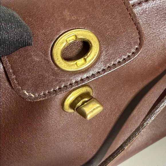 Coach Vintage Legacy Demi Turnlock Bag #9154 - Cuero Mahogany (1999) - Picture 12 of 17